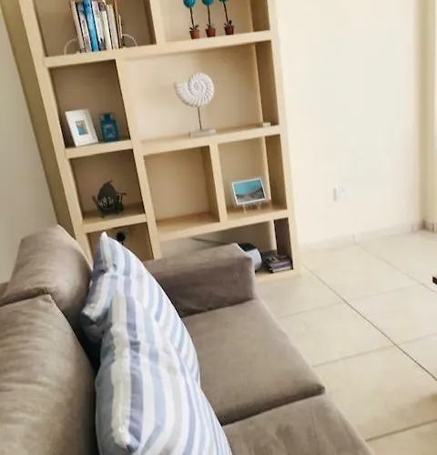 Caiti's Place * بافوس