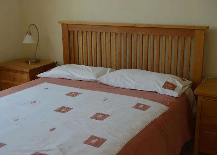 아파트 Caiti's Place 파포스