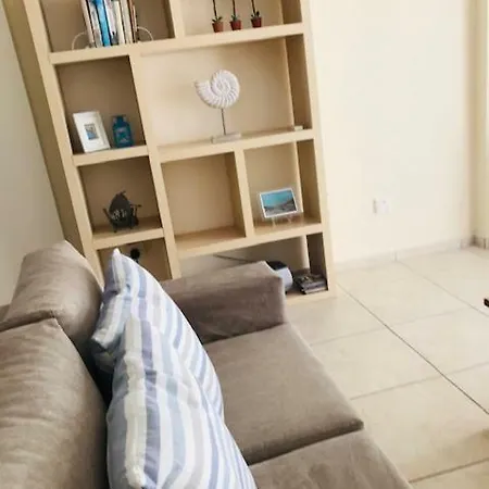 Caiti's Place * بافوس